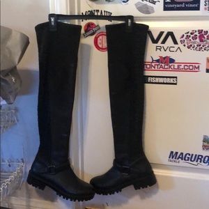 Cute Kendall and Kyle boot